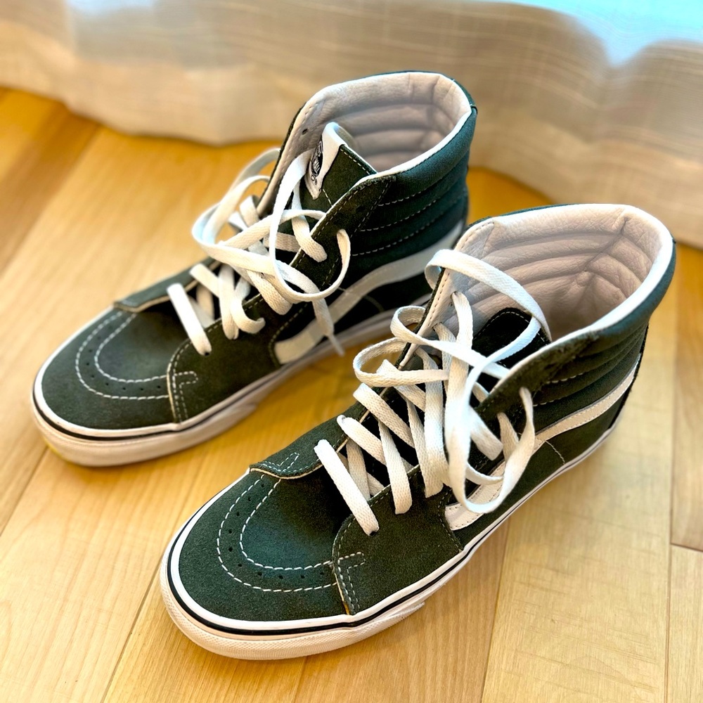 Girls vans, women’s size 8. Gently used
